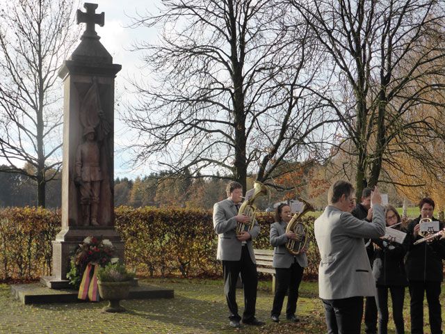 Volkstrauertag Kriegerdenkmal Biebern