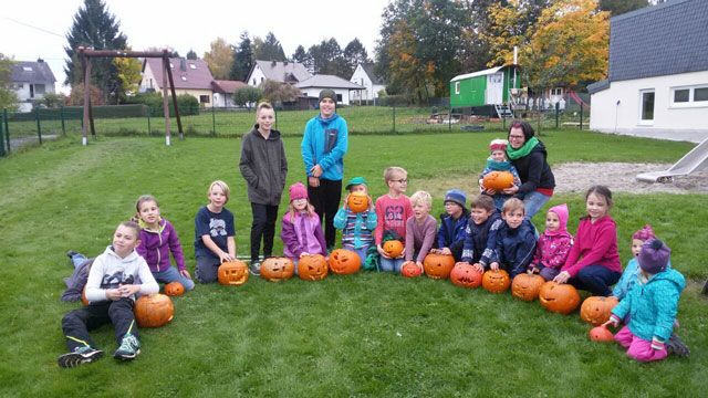 Kürbisschnitzen 2017 KiJuBies Biebern