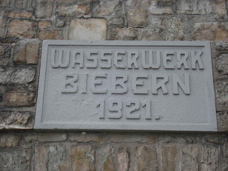 Wasserwerk Biebern mit der Jahreszahl 1921